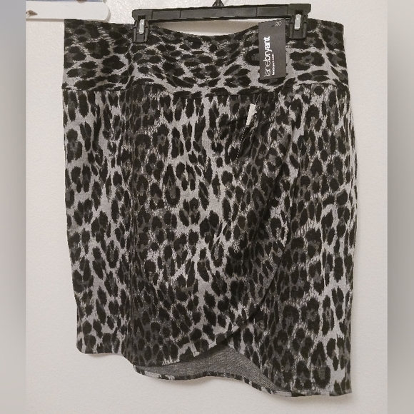 NWT Lane Bryant, size 20 black & grey cheetah print skirt. - Picture 1 of 4